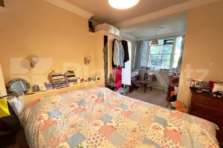 Two bedrooomed garden apartment in Pimlico Lupus Street, Pimlico